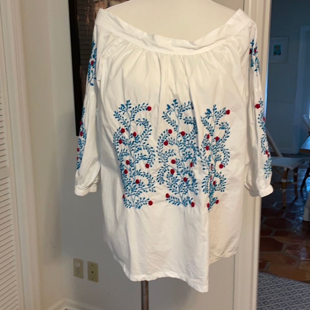 Roller Rabbit top in Medium